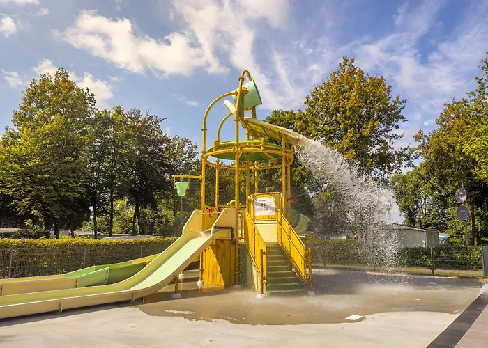 De Watertoren אתר קמפינג לנדחראף